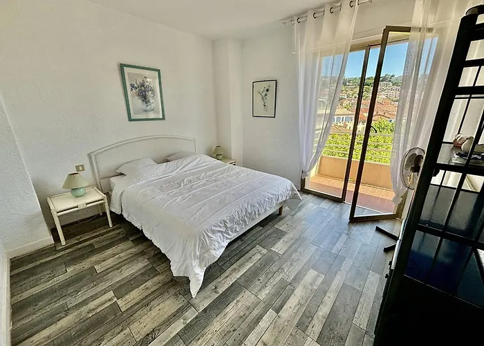 Spacieux - Vue - Proche - Fr-1-816-30 Le Lavandou